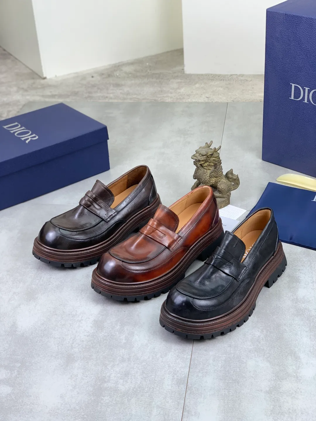 Men's shoes P520 💰【New style】Water-dyed cow lining Original order quality Dior —🆘.Dior Original order purchase, high-end leather shoes, fabric: Made of Italian imported color rubbed wrinkled cowhide➕Water-dyed cow lining/cowhide lining➕Specially available original combination outsole, fine workmanship, real shot🎬Size: 38-45 (with full set of packaging) Color: 3️⃣ colors available